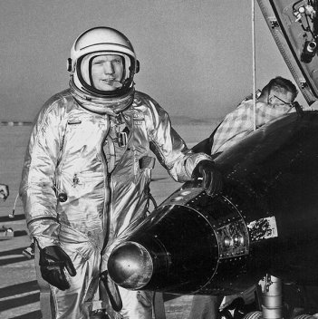 #3_Neil Armstrong - USC Viterbi | Magazine